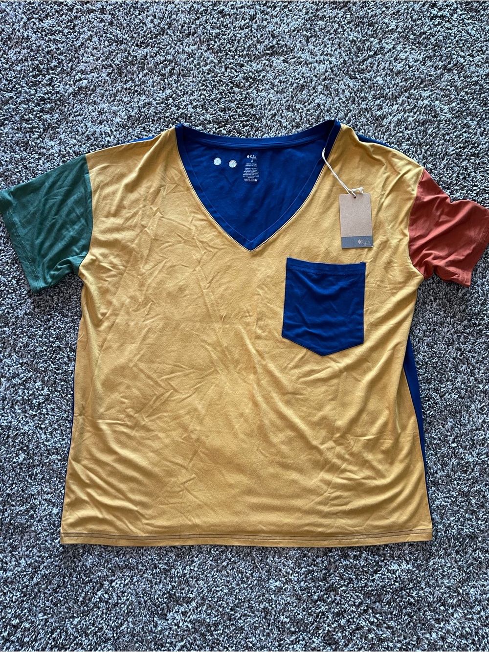 Kyte Baby M Colorblock V-Neck Tee